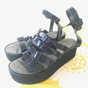 YRU NAVY METALLIC PLATFORM GLADIATOR SANDALS